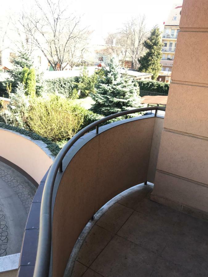 Ik Apartment Debrecen Eksteriør bilde